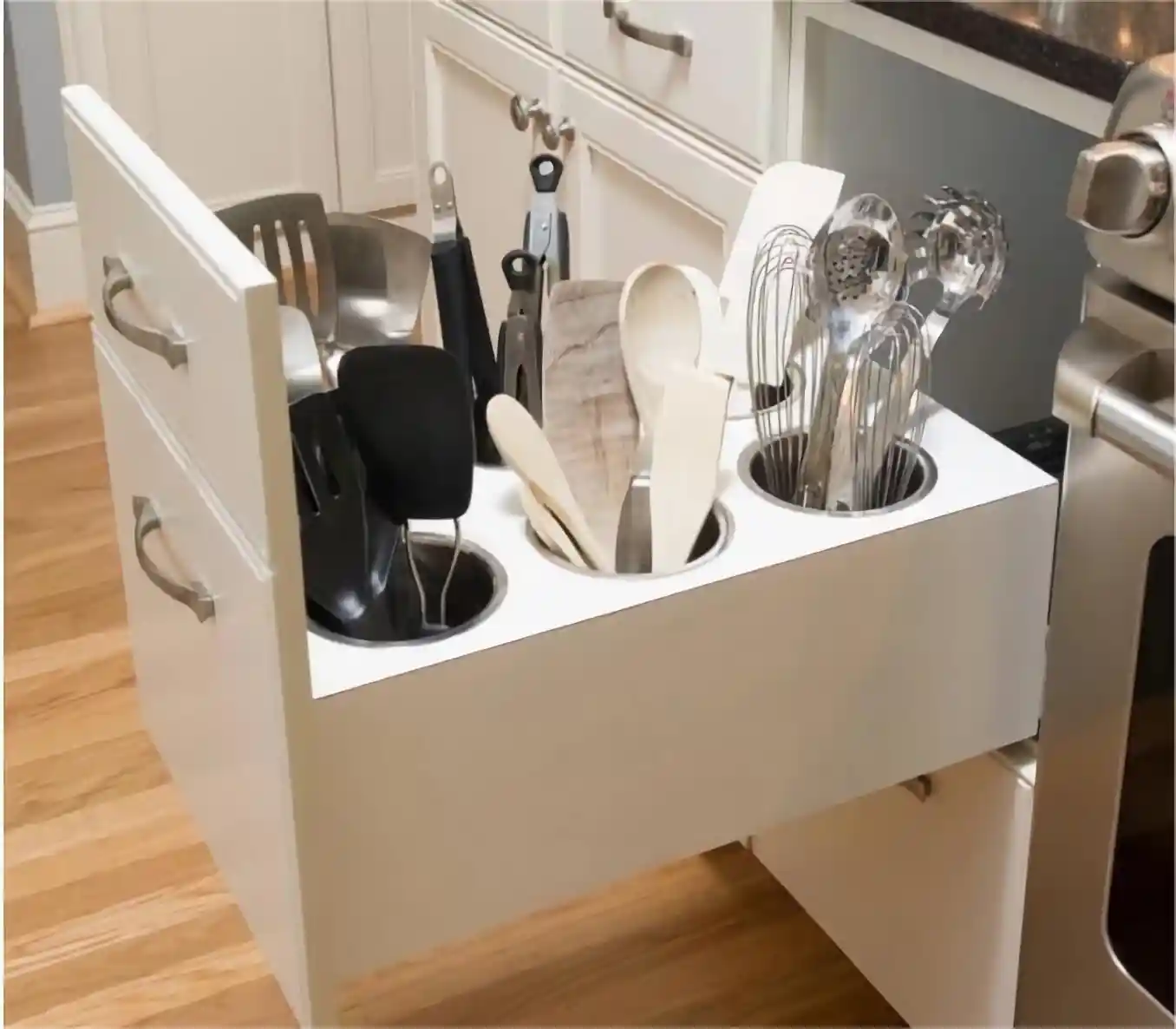 Kitchen drawer for vertical storage of kitchen utensils